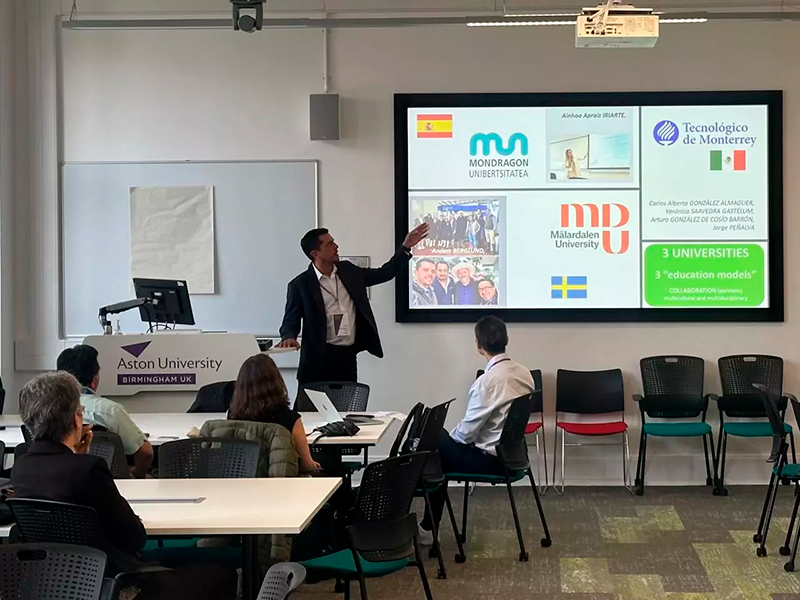 Docentes y estudiantes llevan la realidad virtual a la ordeña de leche Docentes Tec campus Queretaro visita Universidad Aston Reino Unido EIC