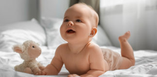 Las primeras comidas del bebé y las preguntas más frecuentes: ¿cuándo, qué, cuánto y cómo?
