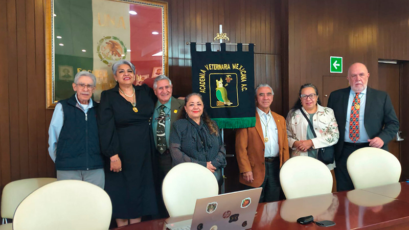 Toma de Protesta de la Dra. Laura Arvizu Tovar como presidenta de la AVM Dra Laura Arvizu Tovar presidenta AMV 3
