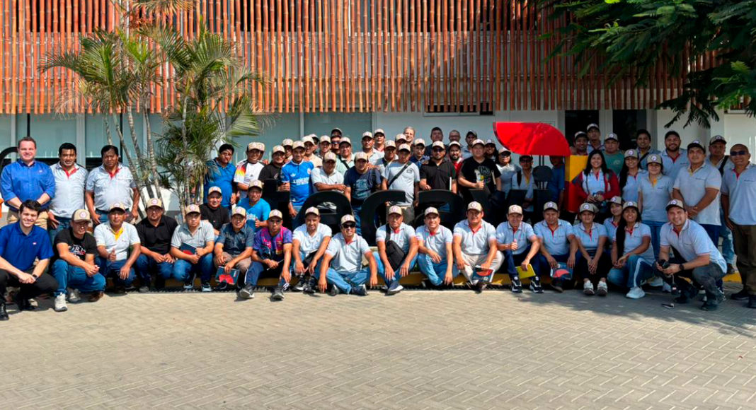 Cobb realizó capacitación enfocada en reproductoras, incubación y pollo de engorde