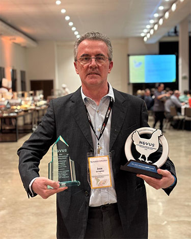 José Henrique Stringhini recibe el Premio Internacional NOVUS a la Docencia 2026 ose Henrique Stringhini recibe Premio Internacional NOVUS Docencia 2026 1